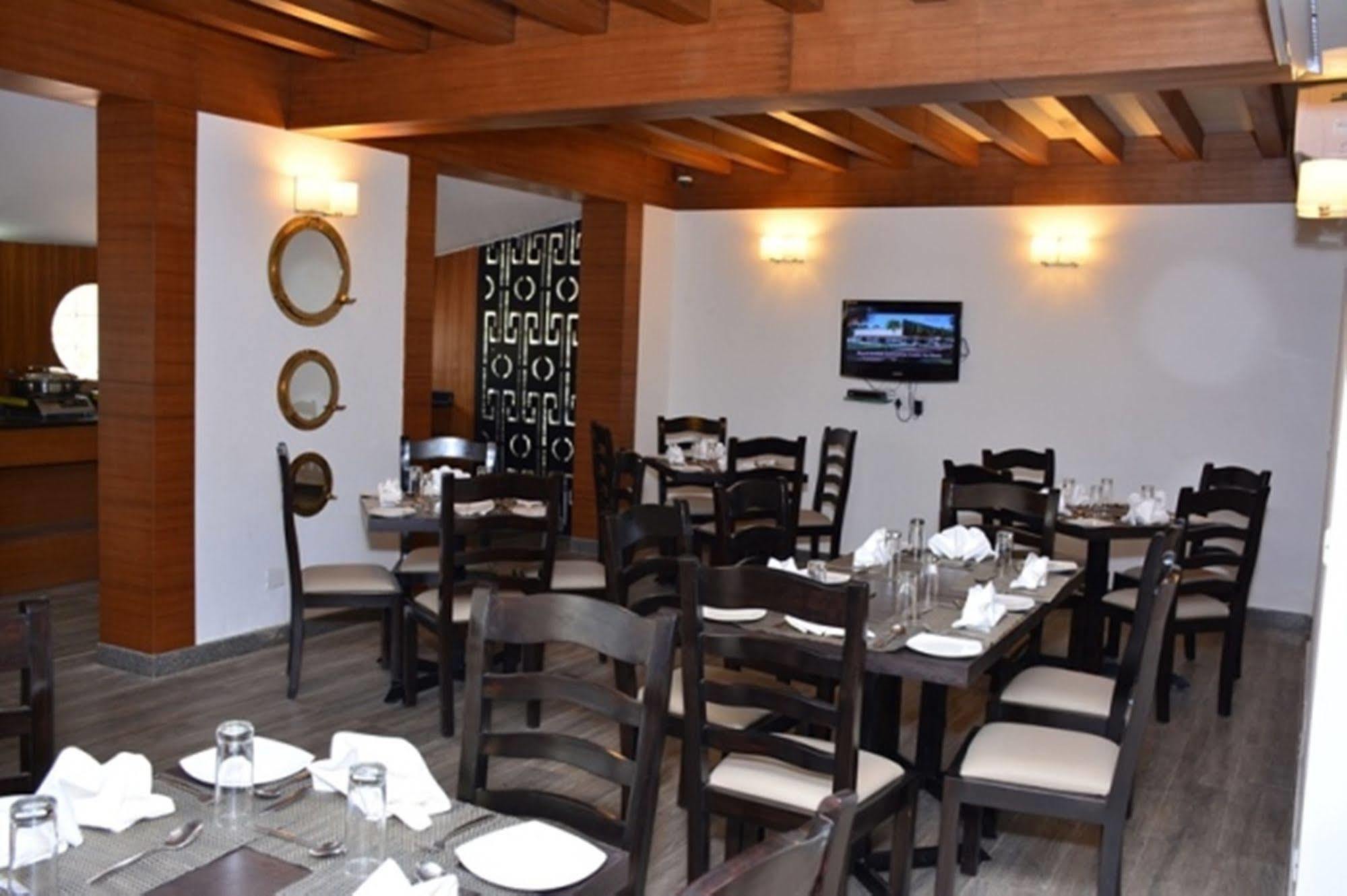 Regenta Resort, Varca Beach Eksteriør bilde